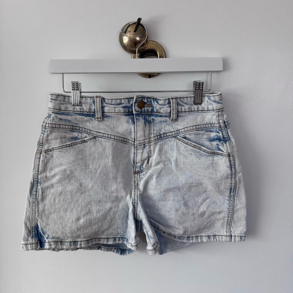 Universal Thread Light Wash Jean Shorts